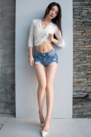 年轻的秘书在线观看