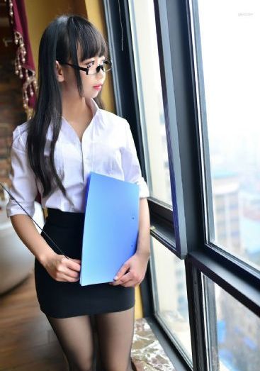 年轻的小姨子