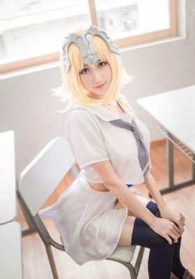 男人激烈吮乳吃奶视频